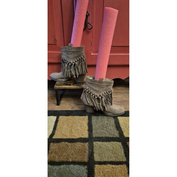 Sbicca Boots Women's 8.5  Brown Suede Fringe Western Boho Festival  Booties EUC - Picture 1 of 5